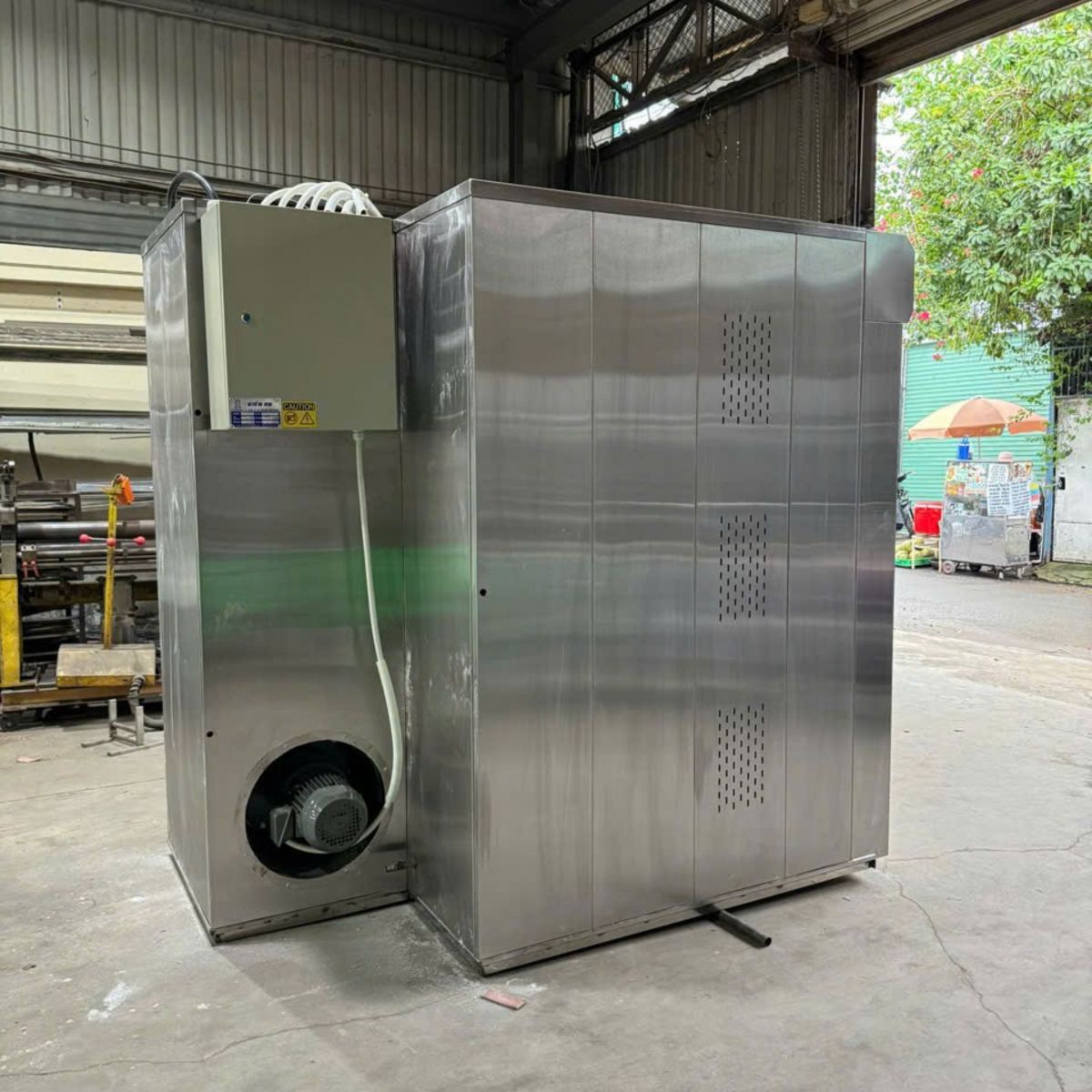 Hình ảnh thực tế lò nướng bánh mì 12 khay Kiến An